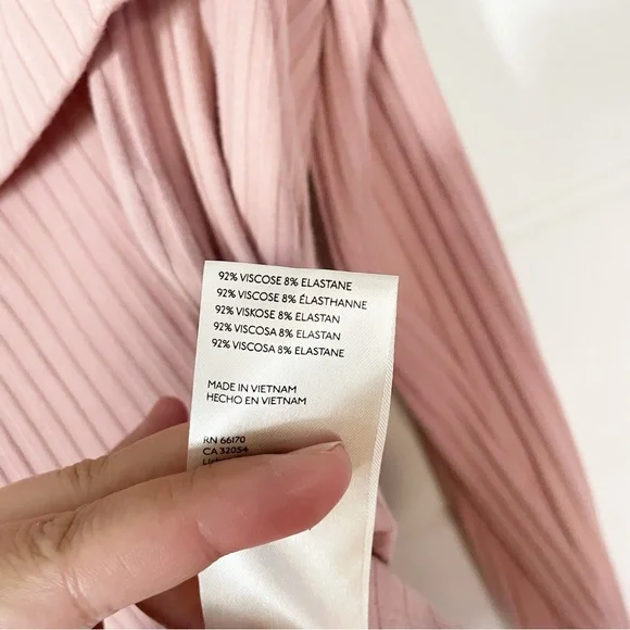 NWT Anthropologie Ribbed Off-The-Shoulder Long Sleeve Top in Mauve Size Medium - Picture 9 of 13